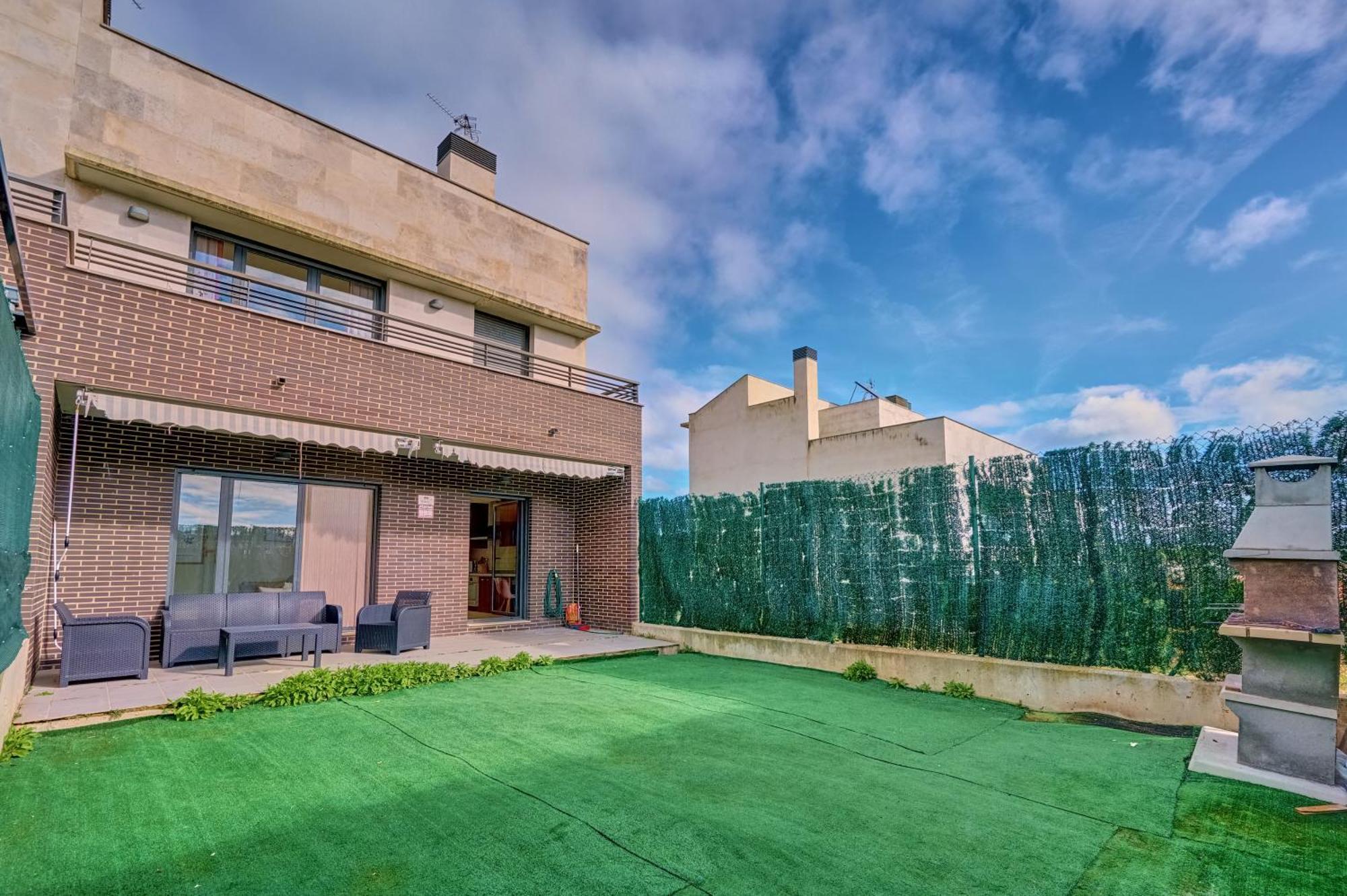 Casa Viana By Clabao Viana (Navarre)